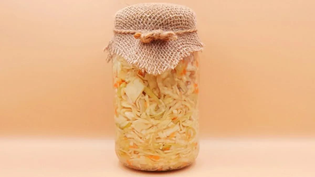 Czy kapusta kiszona jest ciężkostrawna? Odkryj prawdę o jej trawieniu