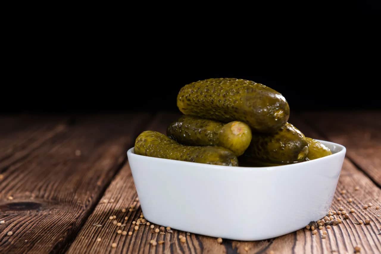 Ile soli do ogórków kiszonych na litr, aby uniknąć zepsucia?
