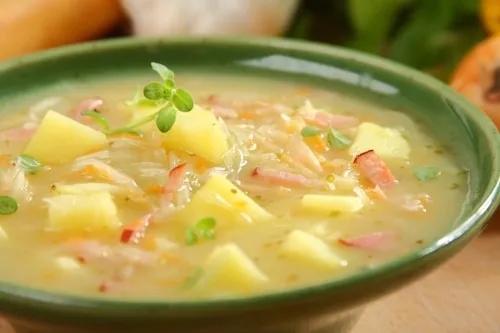 Co zrobić z kiszoną kapustą? Pyszne przepisy, które zaskoczą smakami