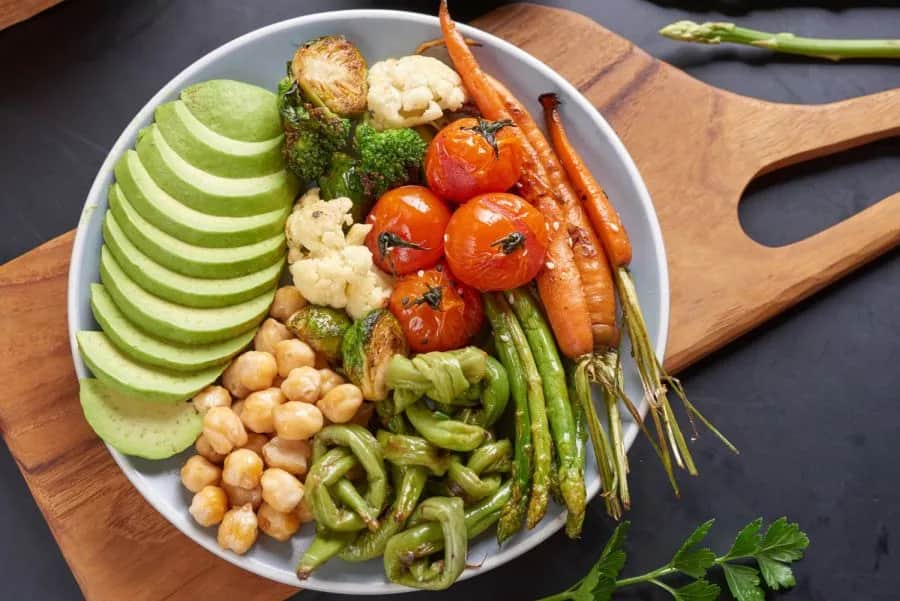 Na czym polega dieta wegetariańska? Odkryj jej zasady i korzyści