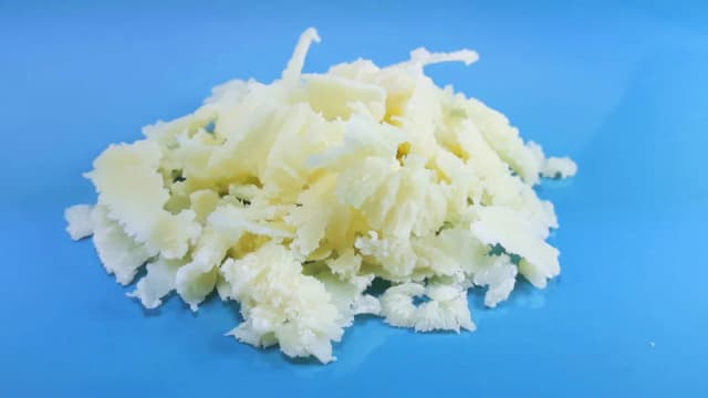 Czy parmezan jest wegetariański? Prawda o składnikach sera