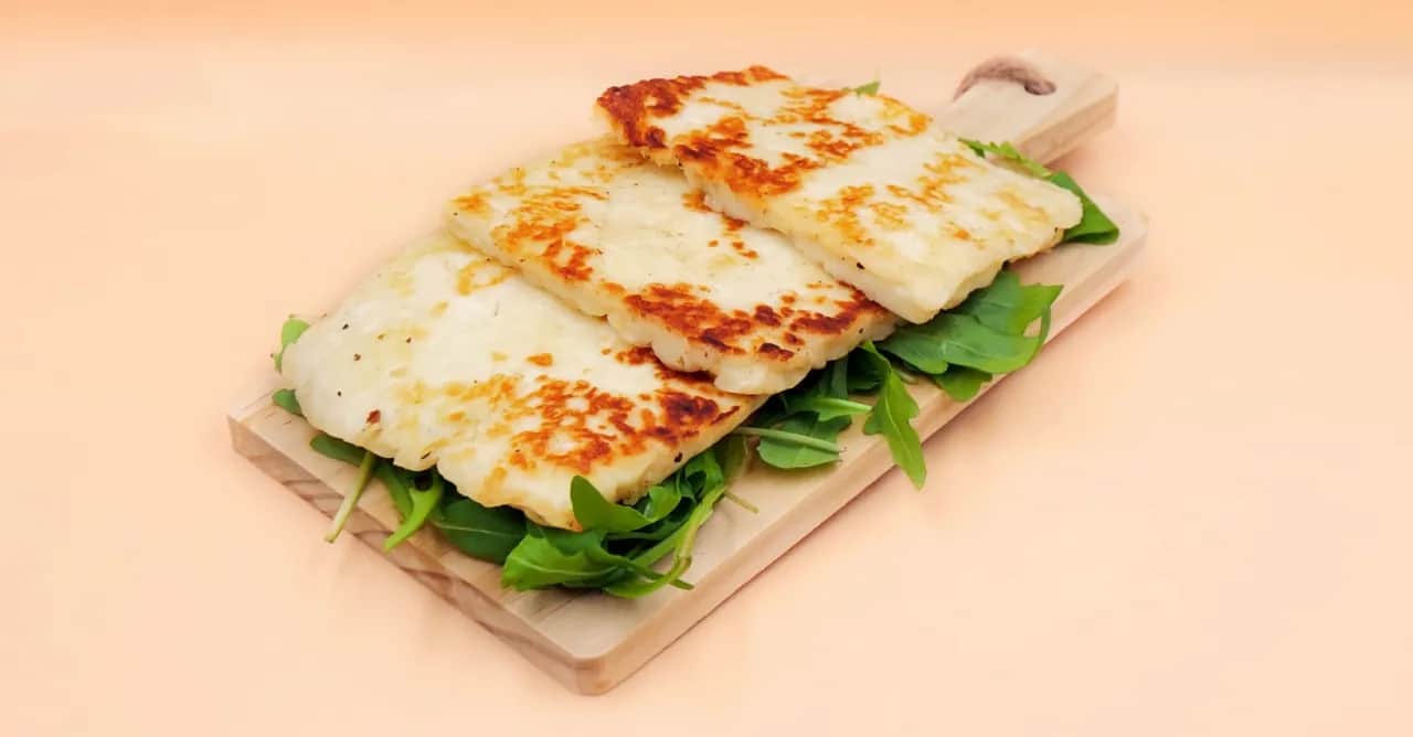 Zamienniki sera halloumi, które zaskoczą Twoje dania i podniebienie