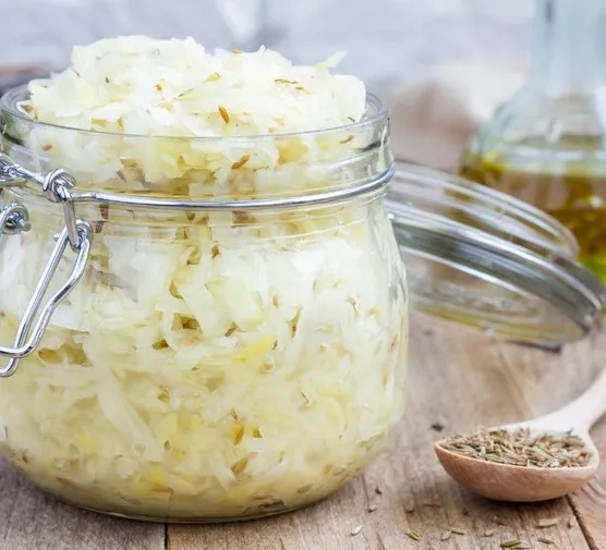 Ile gotować kapustę kiszoną na farsz, aby uniknąć twardości?