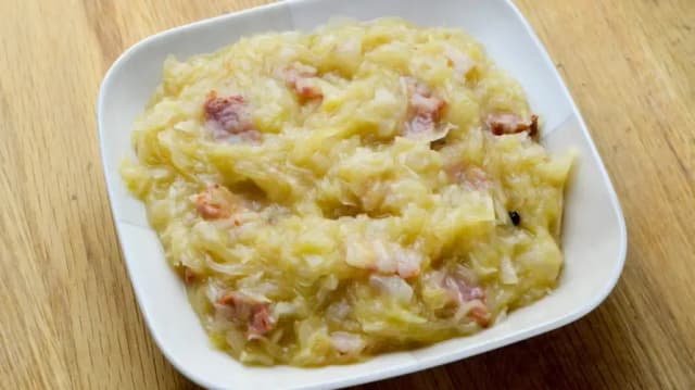 Jak zrobić kapustę kiszoną zasmażaną, aby była idealnie smaczna