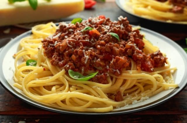 Spaghetti bolognese Ewa Wachowicz – prosty przepis na pyszny obiad