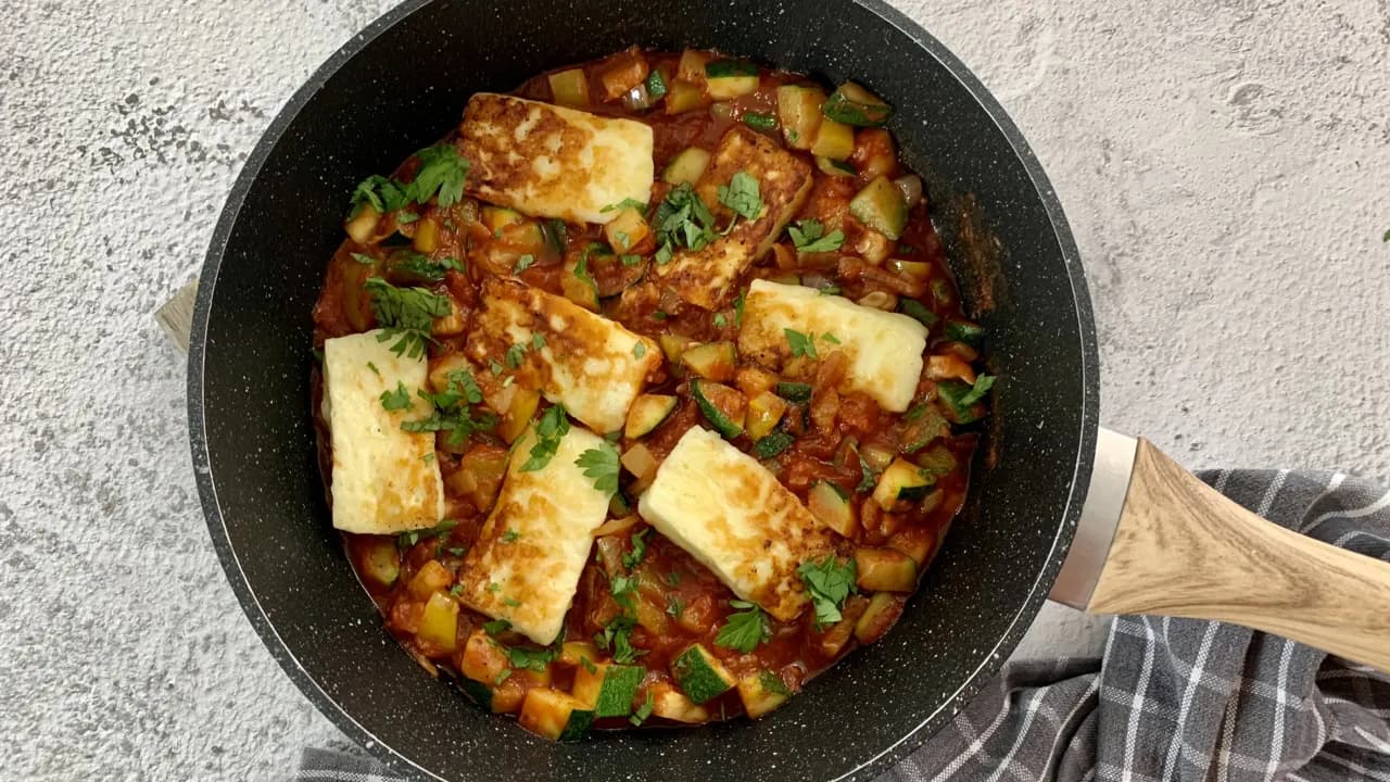 Halloumi z czym podawać: najlepsze połączenia i przepisy na dania